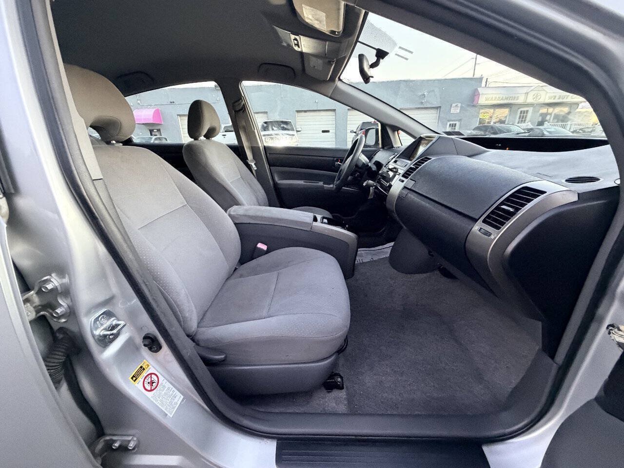 Used 2007 Toyota Prius w/ Pkg 2 FWD image 44