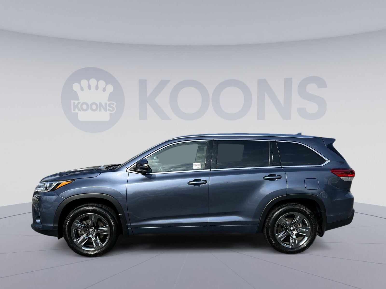 Used 2019 Toyota Highlander Limited Platinum image 2