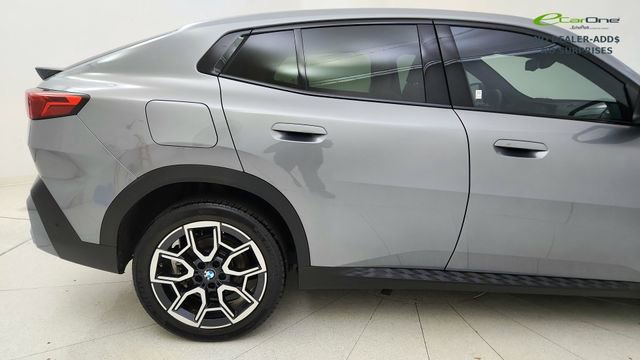 Used 2025 BMW X2 xDrive28i AWD/4WD image 7
