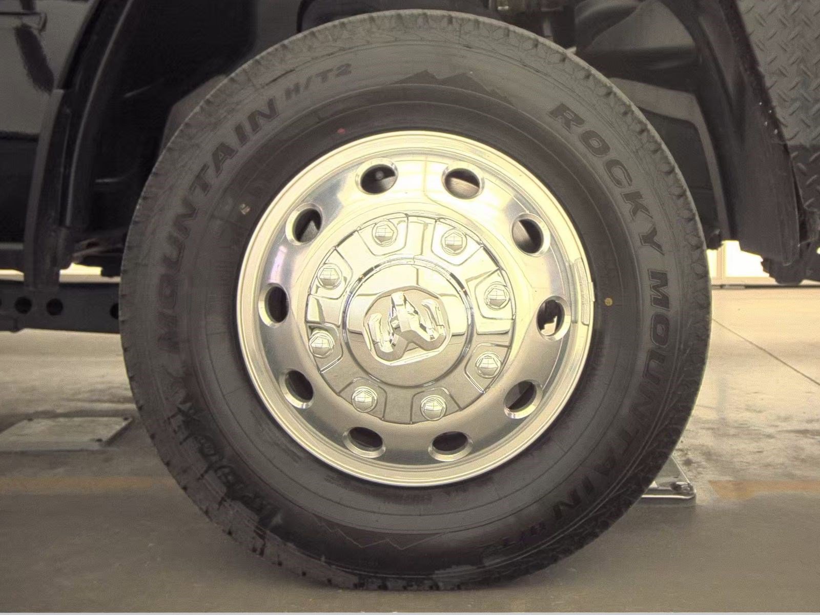 Used 2024 RAM 3500 Big Horn w/ Sport Appearance Package AWD/4WD image 11