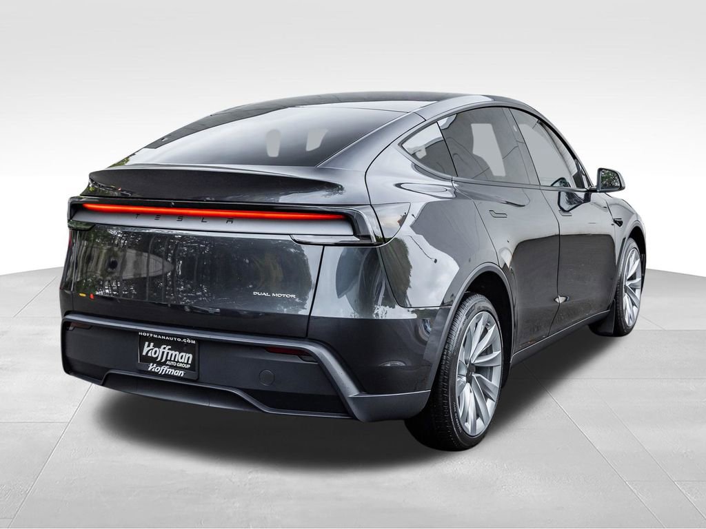 Used 2026 Tesla Model Y AWD image 4