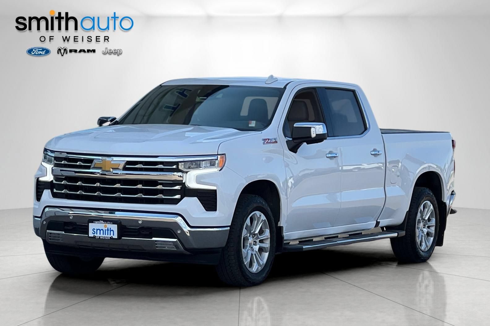Used 2023 Chevrolet Silverado 1500 LTZ w/ Technology Package AWD/4WD image 9