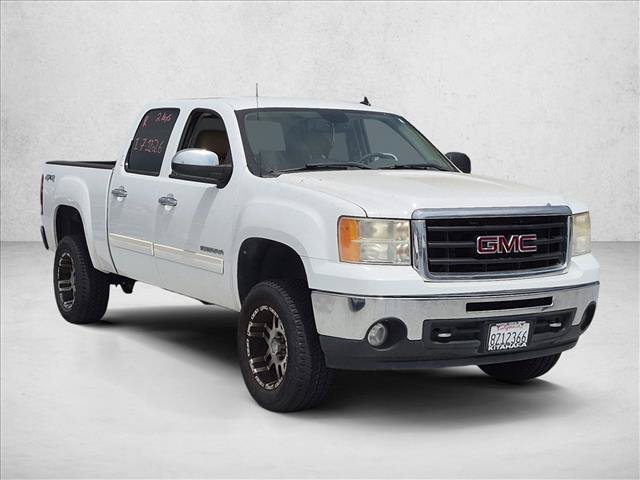 Used 2011 GMC Sierra 1500 SLT w/ SLT Convenience Package AWD/4WD image 3