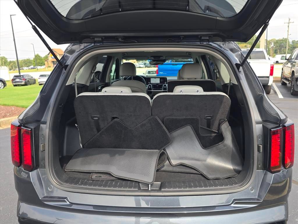 Certified 2023 Kia Sorento S FWD image 13