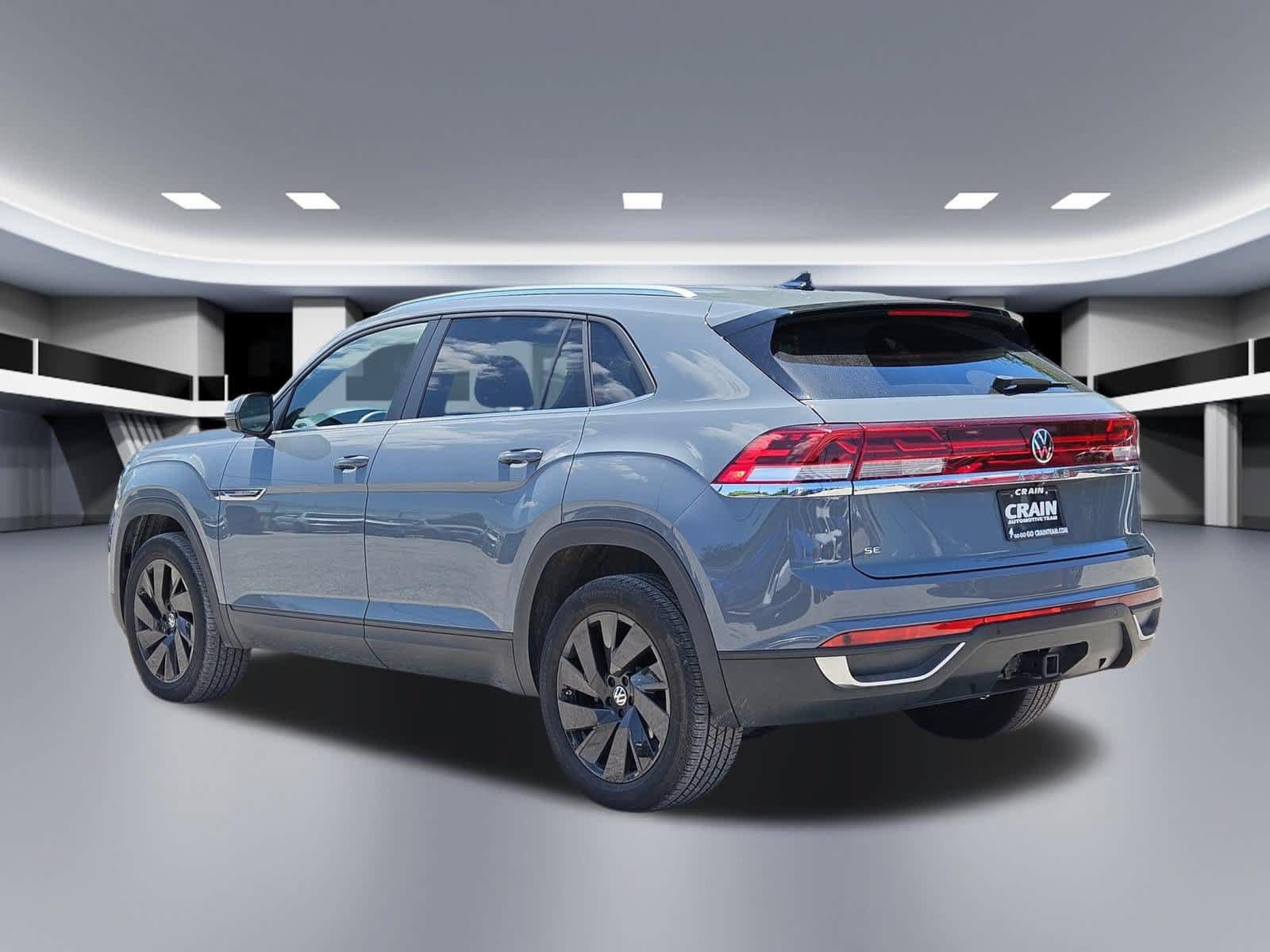 Used 2024 Volkswagen Atlas Cross Sport SE FWD image 4