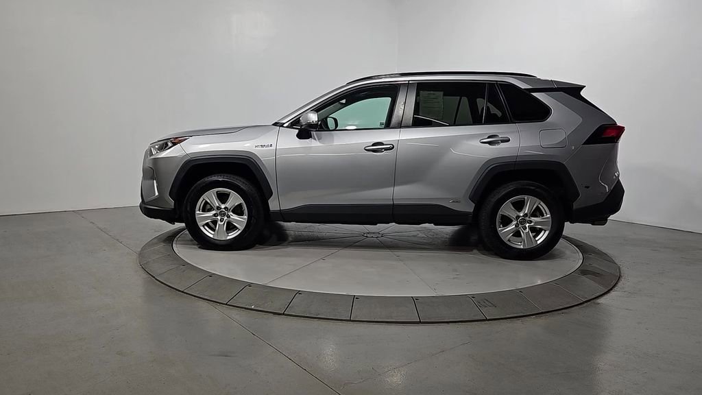 Used 2019 Toyota RAV4 XLE w/ Carpet Mat Package image 2