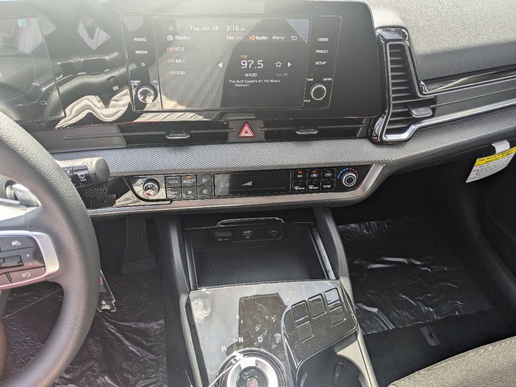 Used 2024 Kia Sportage LX image 15