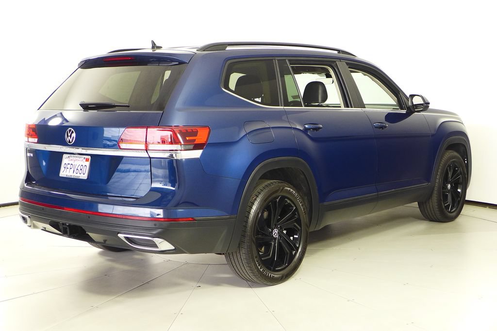 Certified 2023 Volkswagen Atlas SE w/ Black Wheel Package FWD image 7