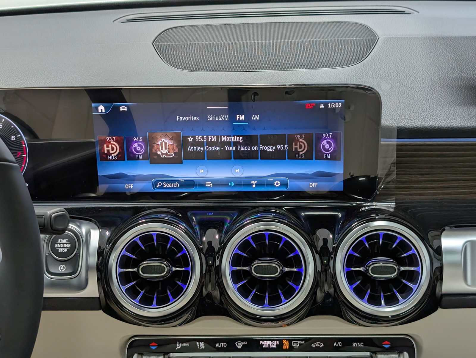 New 2026 Mercedes-Benz GLB 250 4MATIC image 17