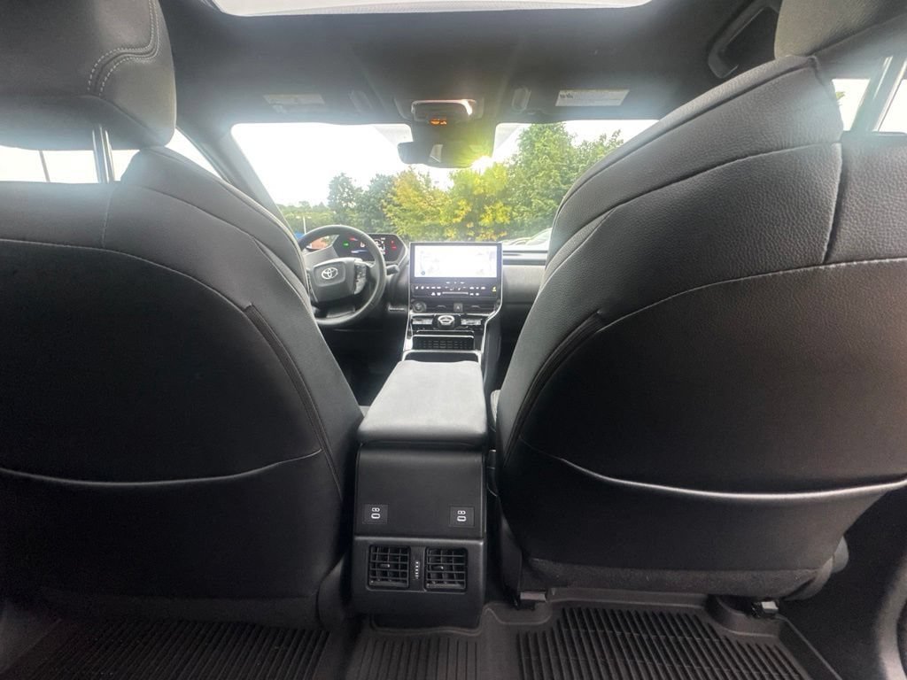 Used 2025 Toyota bZ4X AWD w/ Weather Package image 21