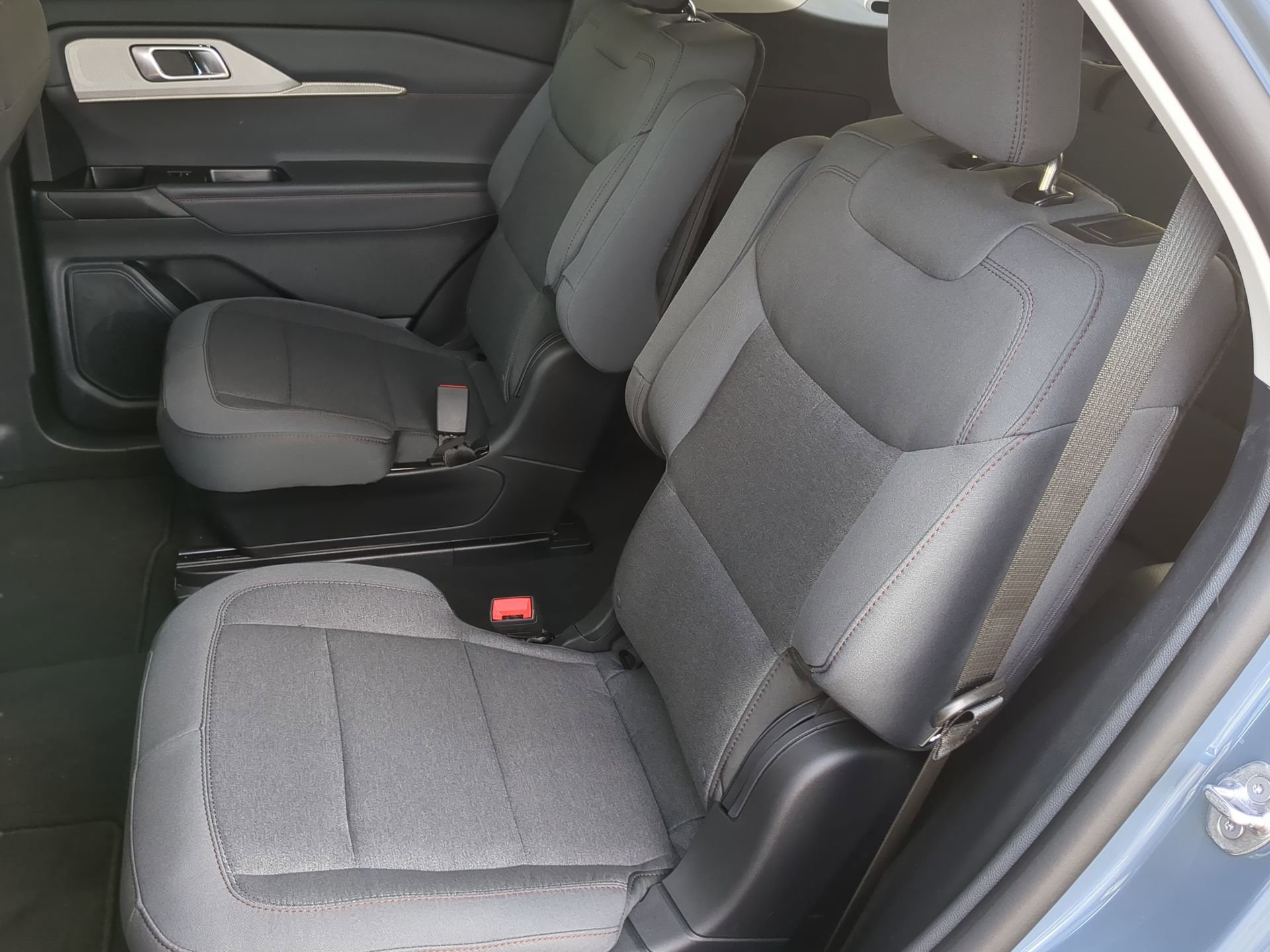 New 2026 Ford Explorer Active RWD image 56