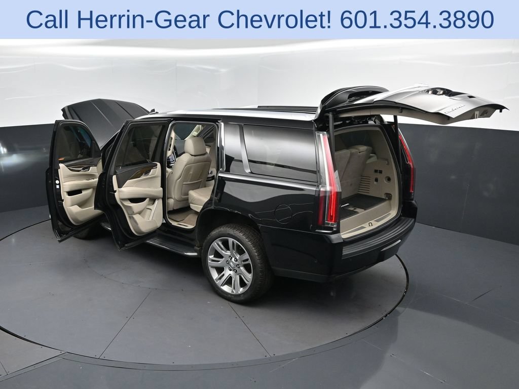 Used 2019 Cadillac Escalade Premium Luxury AWD/4WD image 2
