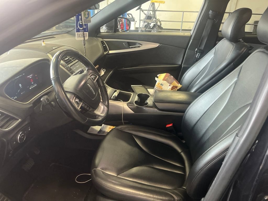 Used 2019 Lincoln Nautilus Premier AWD/4WD image 4