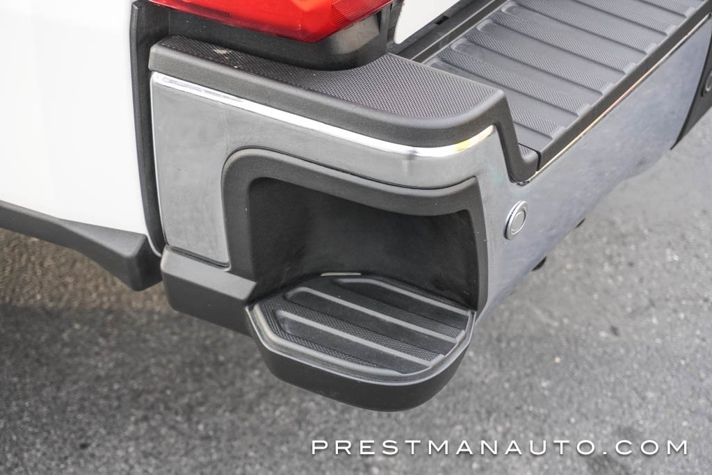 Used 2025 Ford F250 Lariat w/ Chrome Package image 7