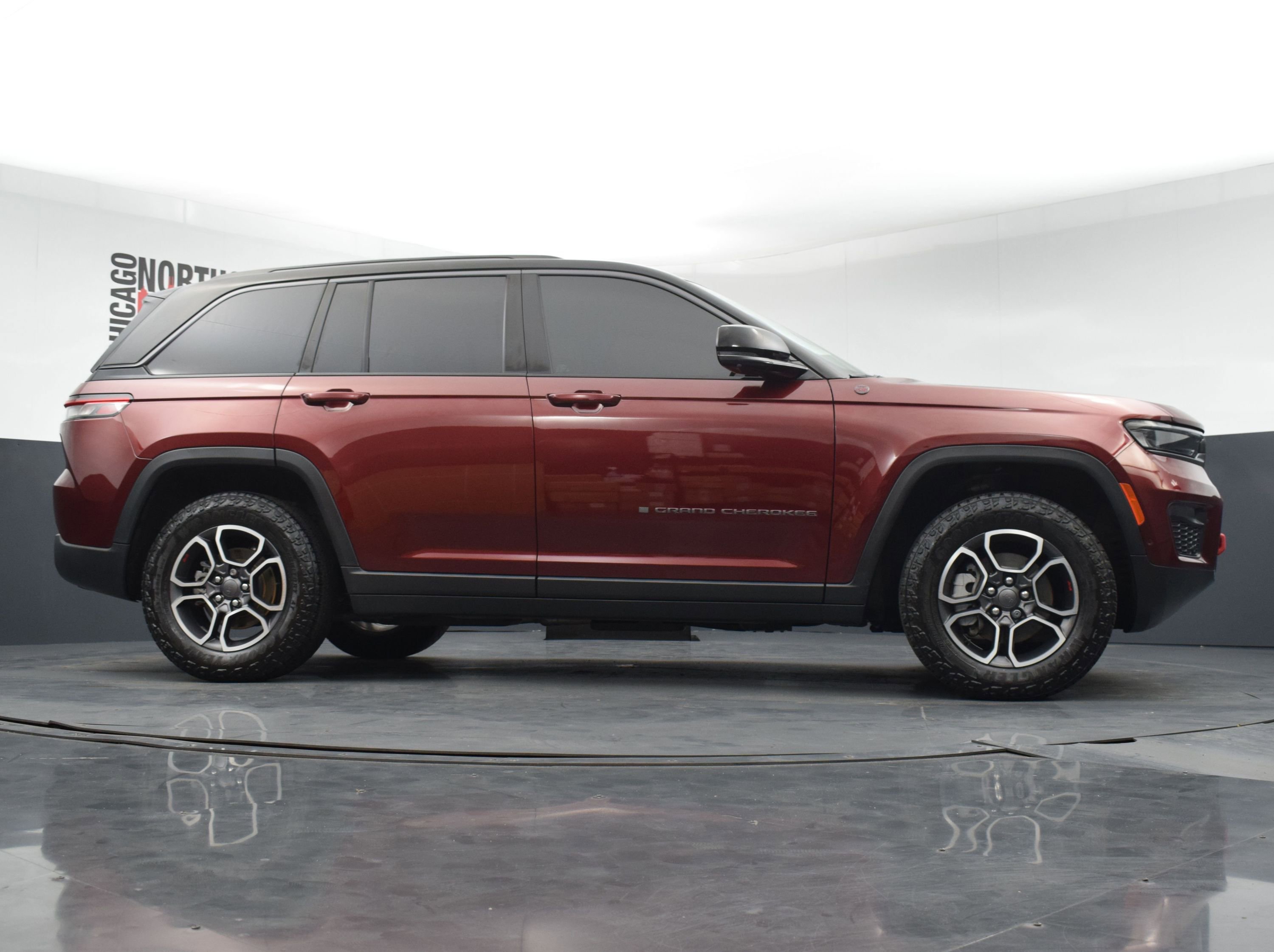 Used 2022 Jeep Grand Cherokee Trailhawk w/ ADV Protech Group II AWD/4WD image 46