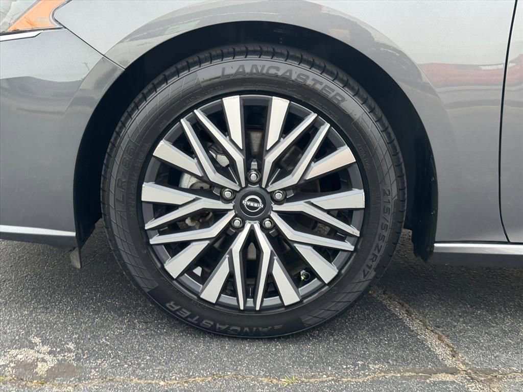 Certified 2025 Nissan Altima 2.5 SV image 9