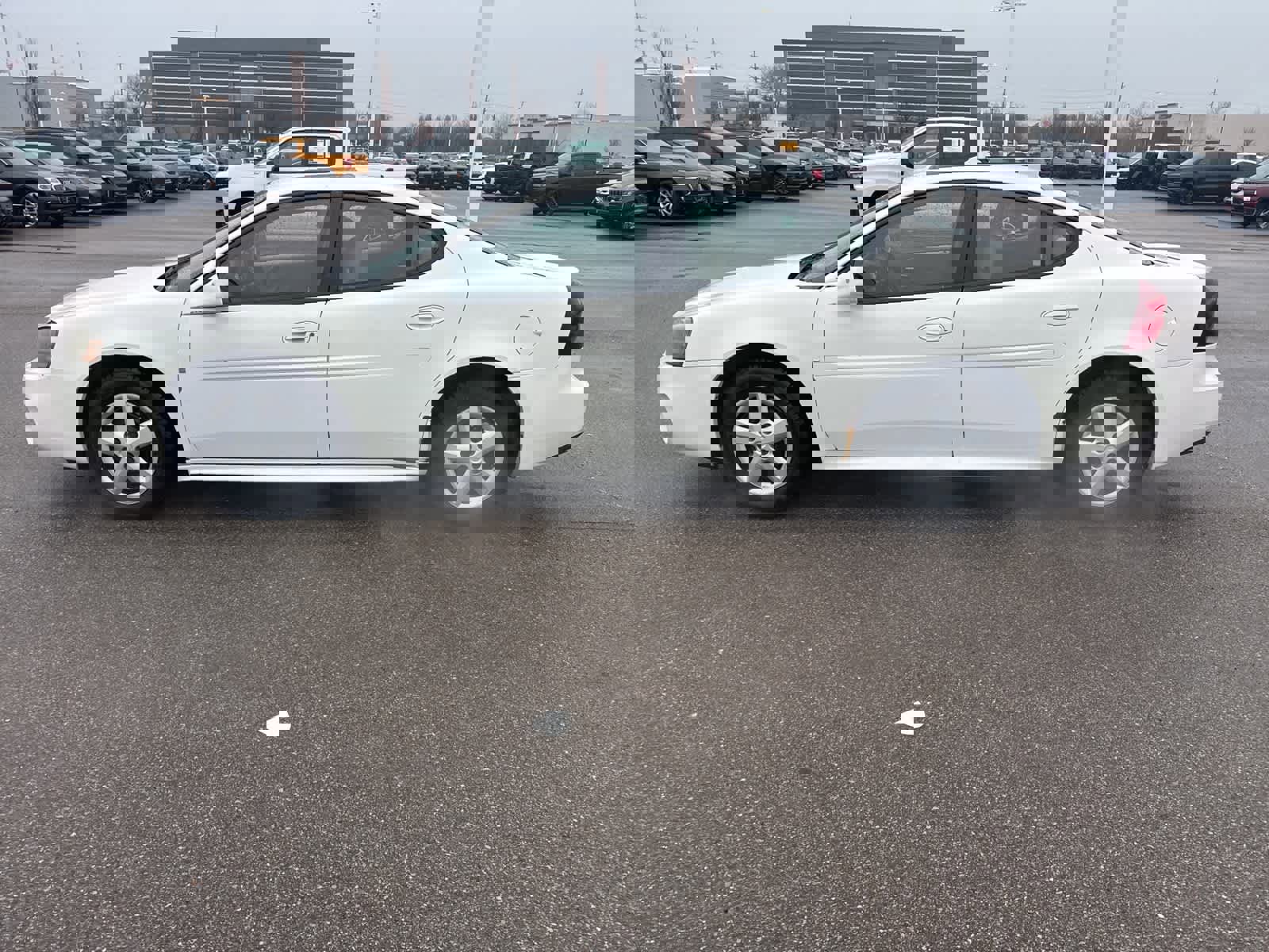 Used 2008 Pontiac Grand Prix w/ Premium Package image 24