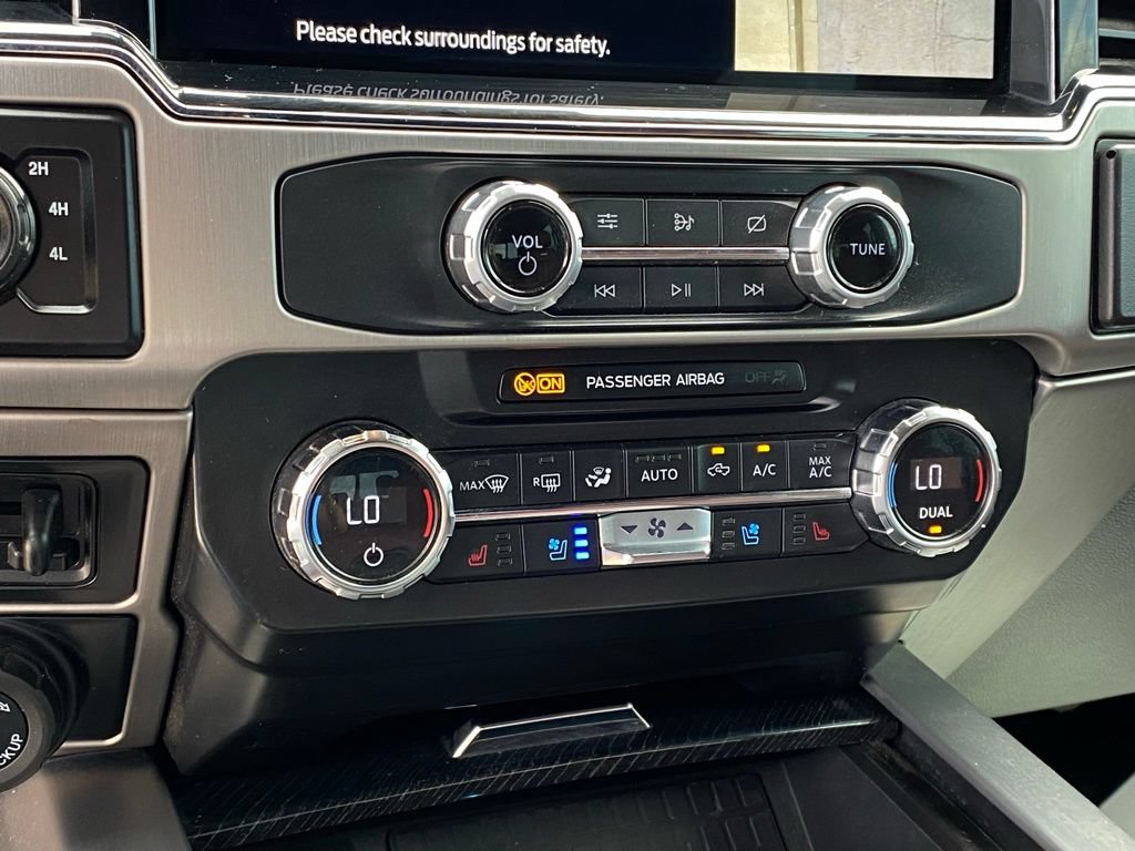 Used 2022 Ford F450 Platinum w/ FX4 Off-Road Package AWD/4WD image 18