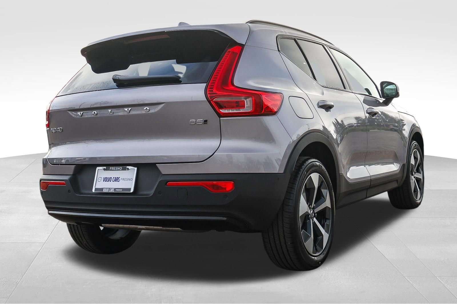 New 2026 Volvo XC40 B5 Plus w/ Climate Package image 5