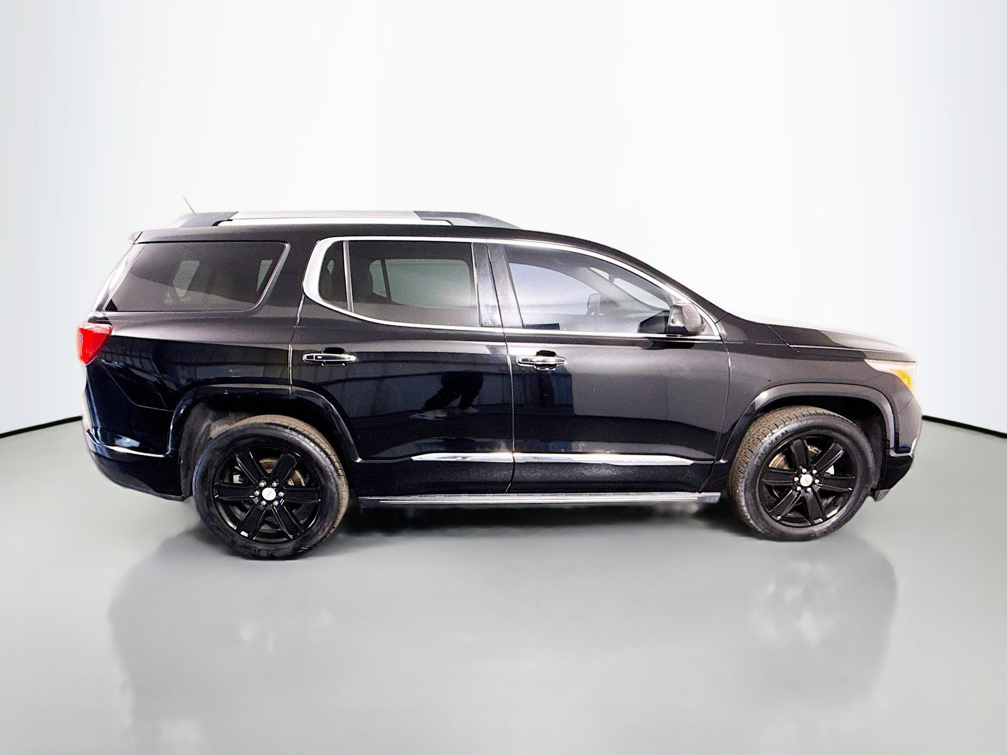 Used 2017 GMC Acadia Denali w/ Technology Package image 11