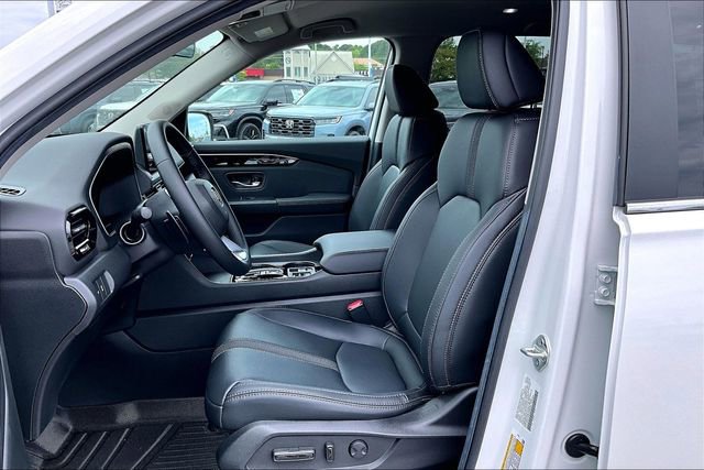Used 2025 Honda Pilot EX-L image 18