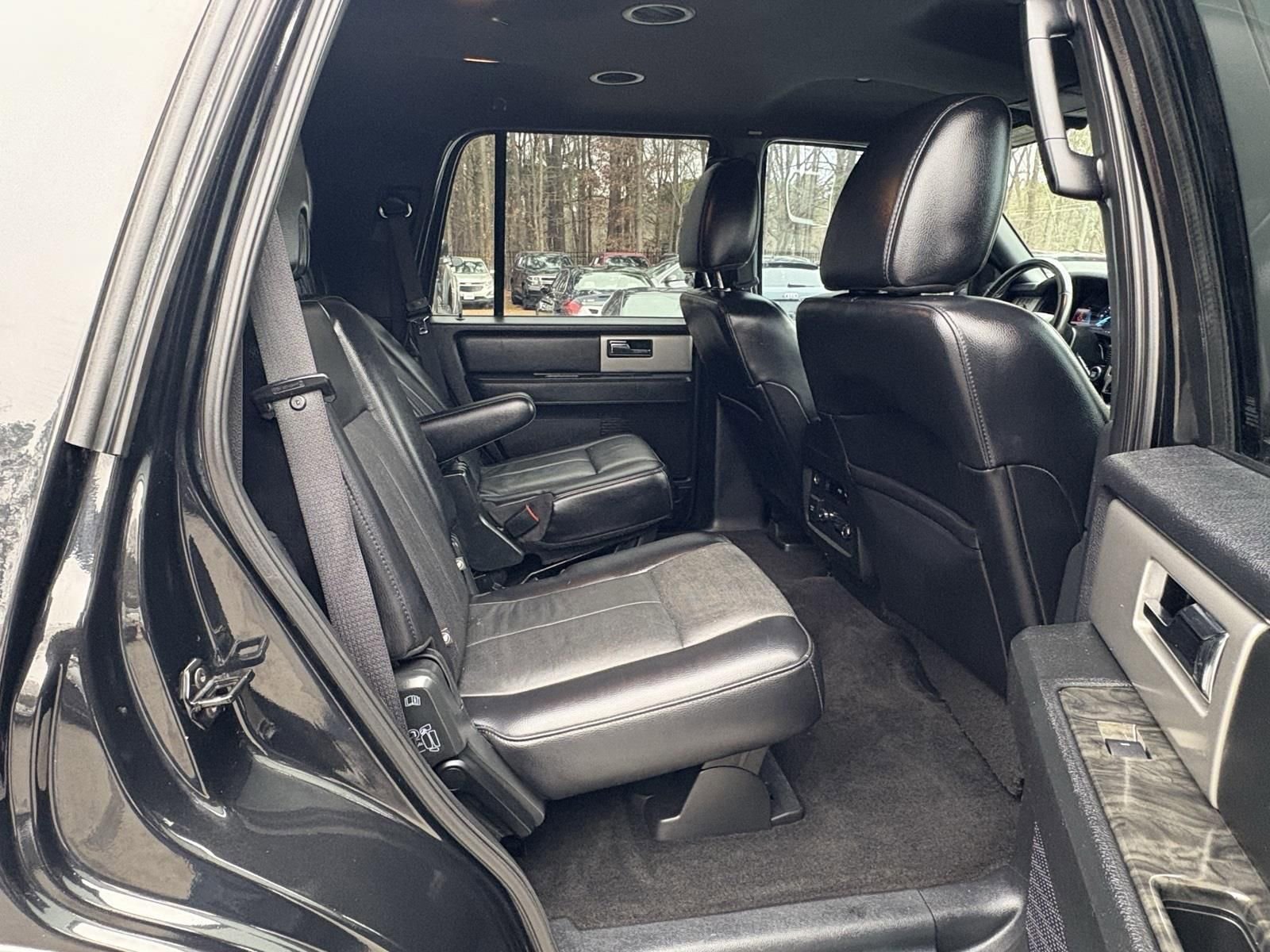 Used 2015 Ford Expedition Limited RWD image 28