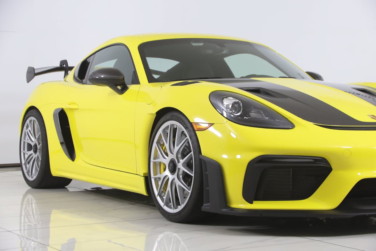 Used 2025 Porsche 718 Cayman GT4 RS w/ Weissach Package RWD image 61