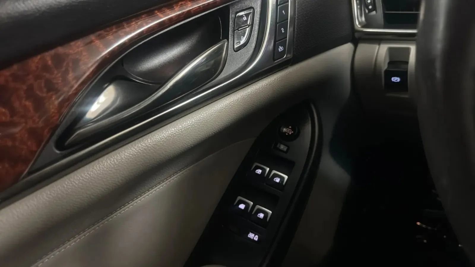 Used 2015 Cadillac CTS Sedan w/ Seating Package RWD image 16