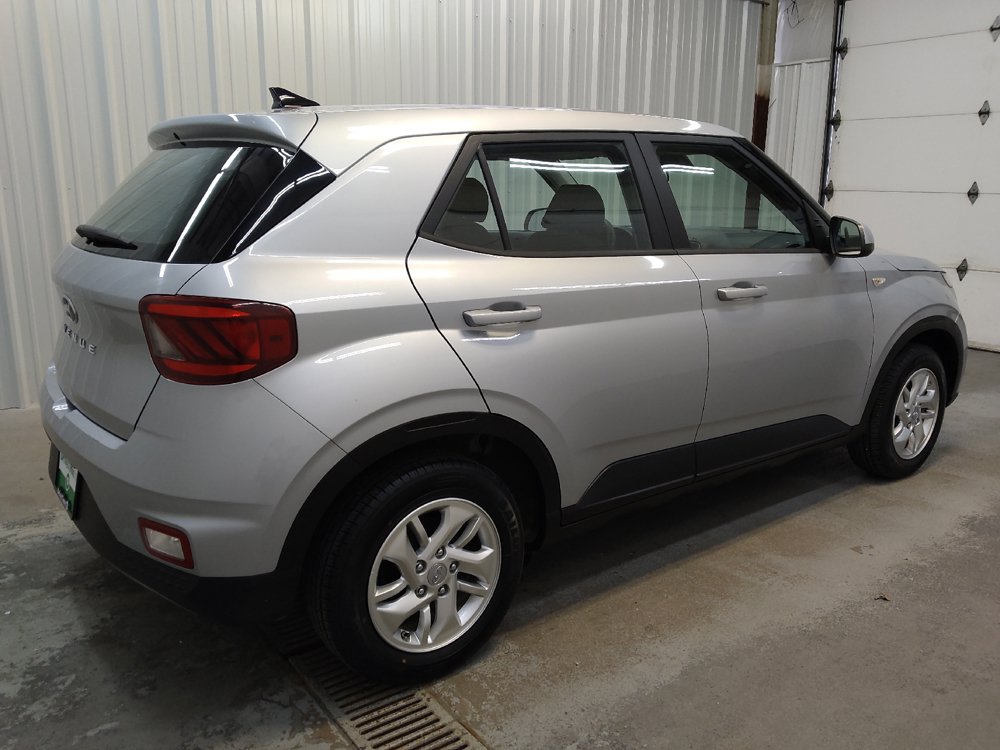 Used 2021 Hyundai Venue SE FWD image 10