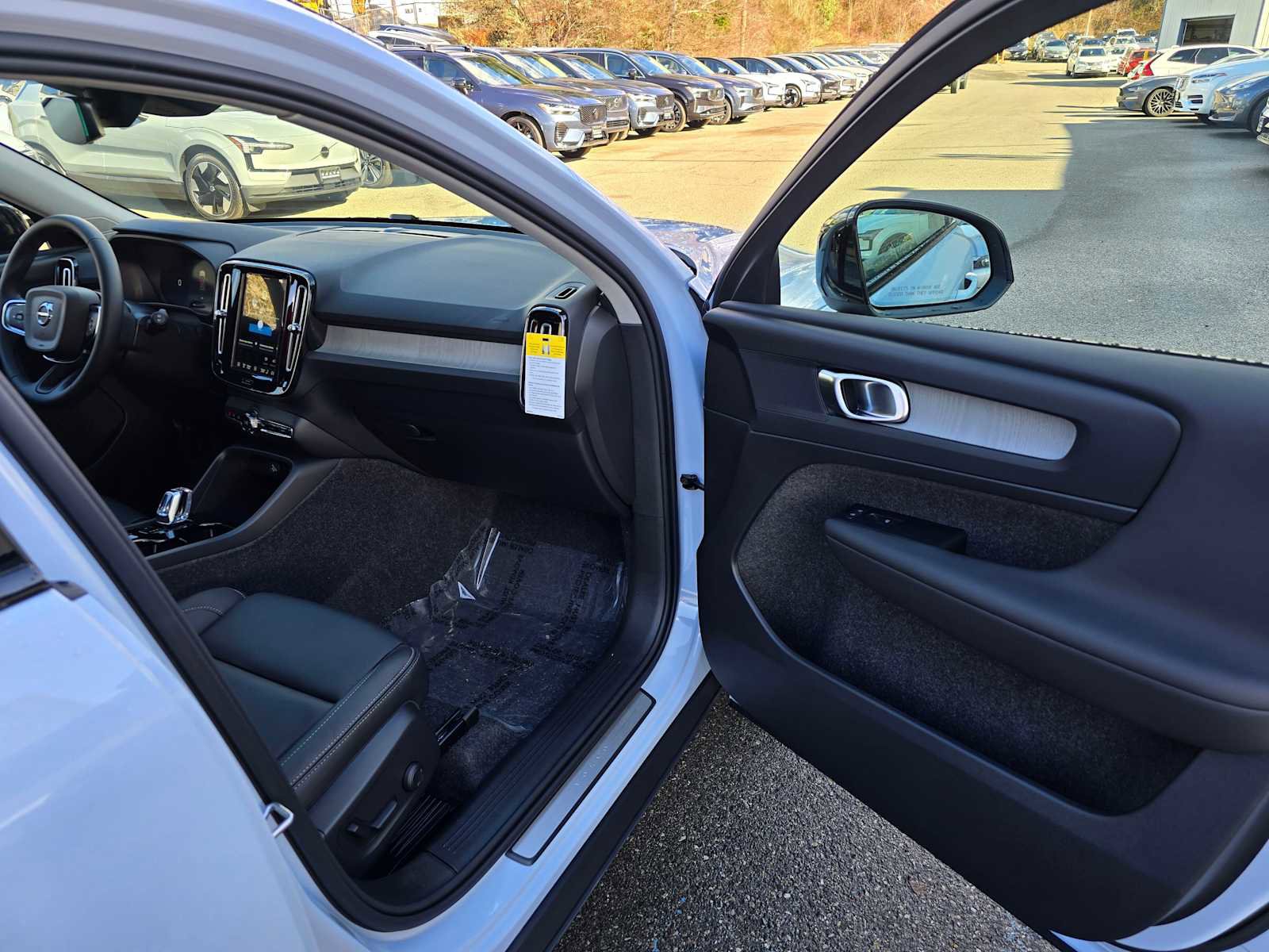 New 2026 Volvo XC40 B5 Plus w/ Protection Package Premier image 10