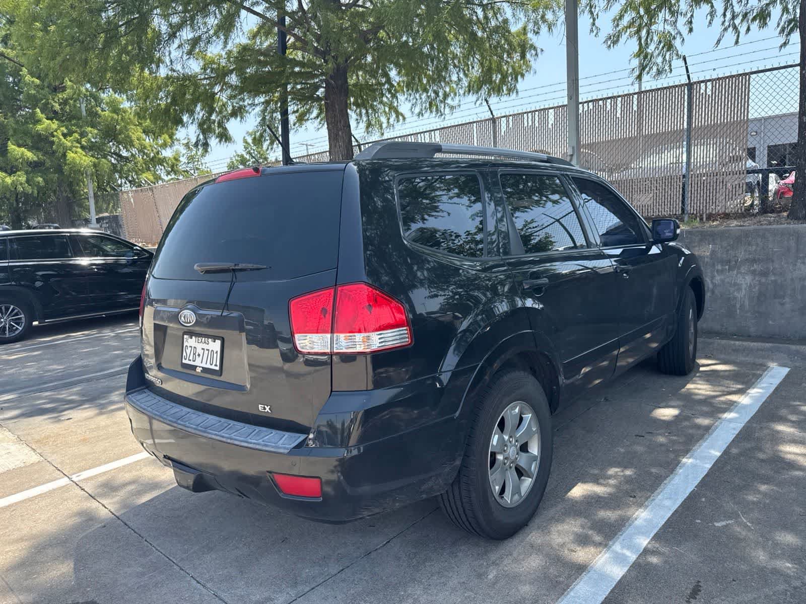 Used 2009 Kia Borrego EX w/ Luxury Pkg RWD image 3