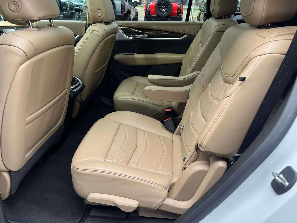 Used 2020 Cadillac XT6 Sport w/ Platinum Package image 16