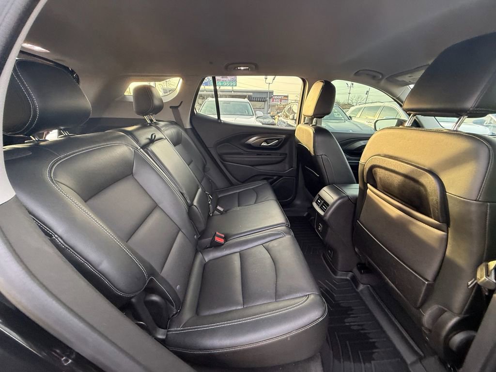 Used 2024 GMC Terrain SLT image 21