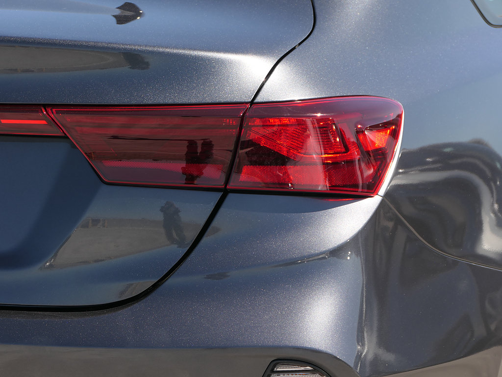 Used 2023 Kia Forte LXS w/ LXS Technology Package FWD image 4