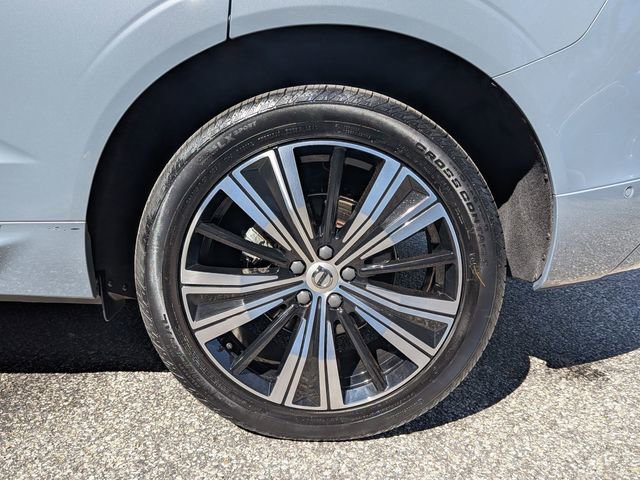 Certified 2023 Volvo XC60 B5 Plus w/ Climate Package FWD image 31