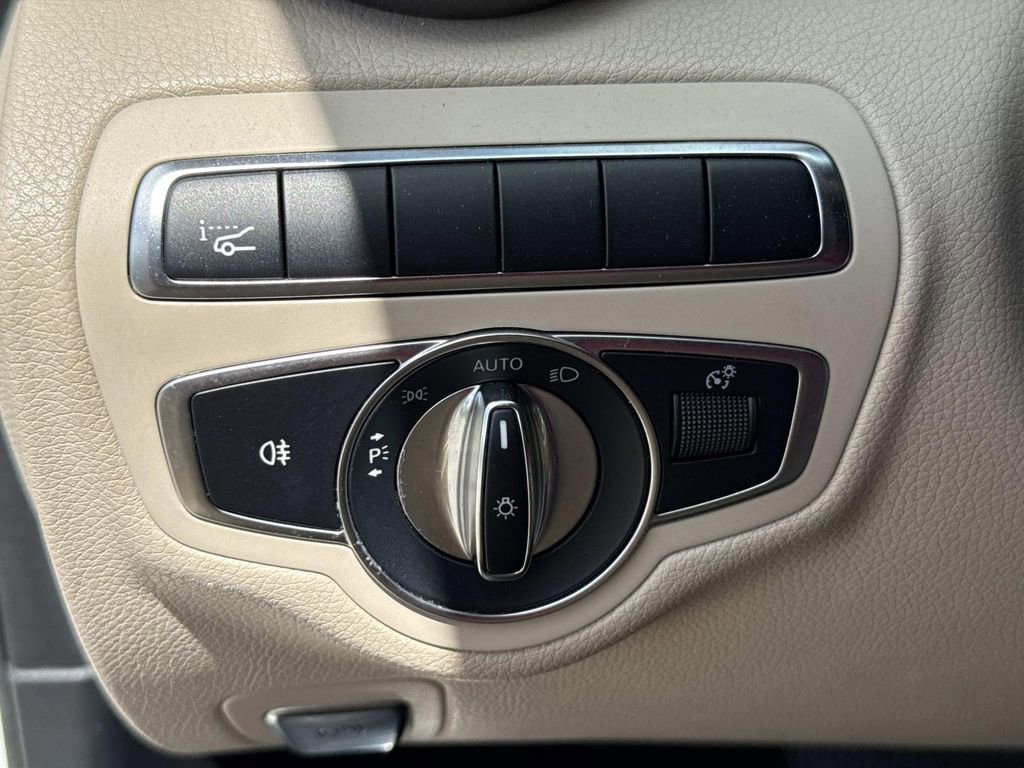 Used 2018 Mercedes-Benz C 300 Sedan image 43