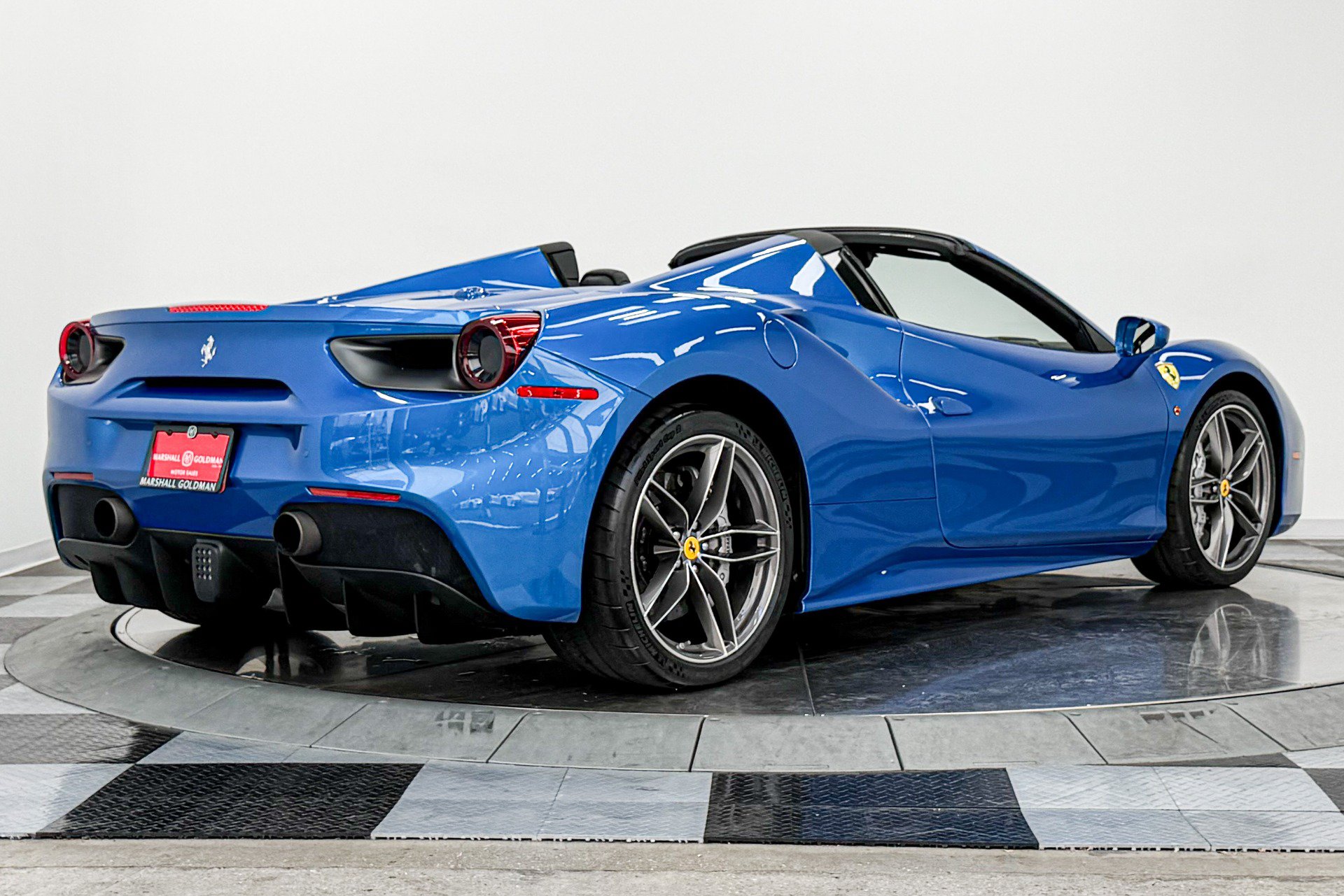 Used 2018 Ferrari 488 Spider RWD image 10
