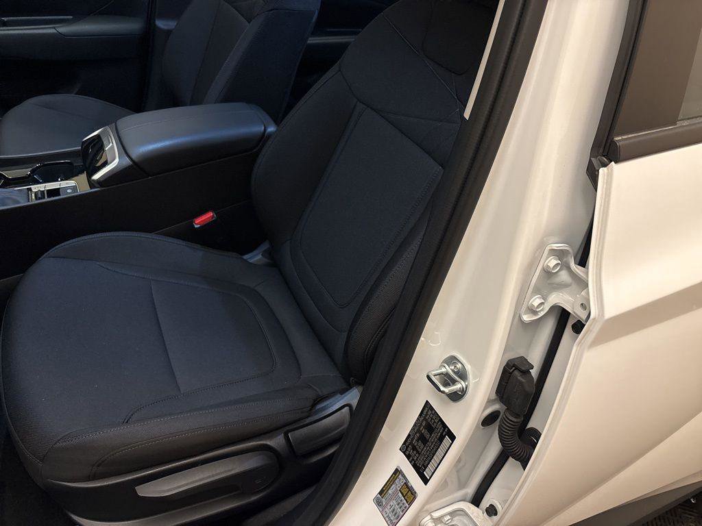 New 2025 Hyundai Tucson SE image 11