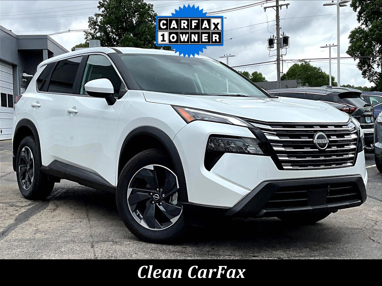 Certified 2026 Nissan Rogue SV AWD/4WD image 2