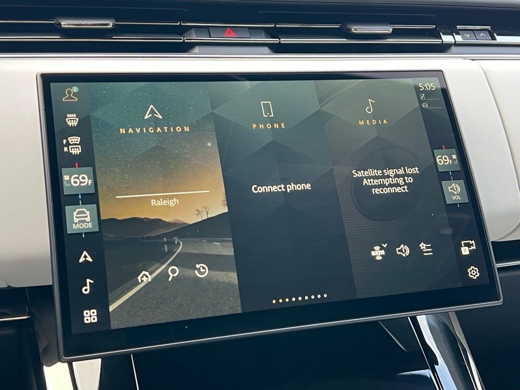 Used 2025 Land Rover Range Rover Sport Dynamic SE image 24