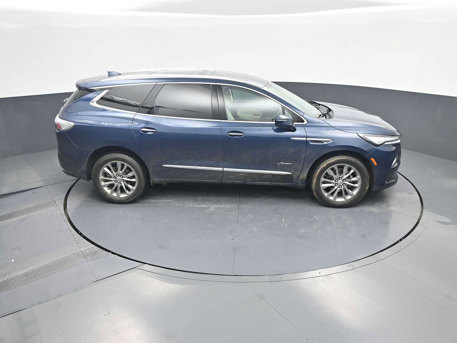 Used 2024 Buick Enclave Avenir w/ Avenir Technology Package AWD/4WD image 30