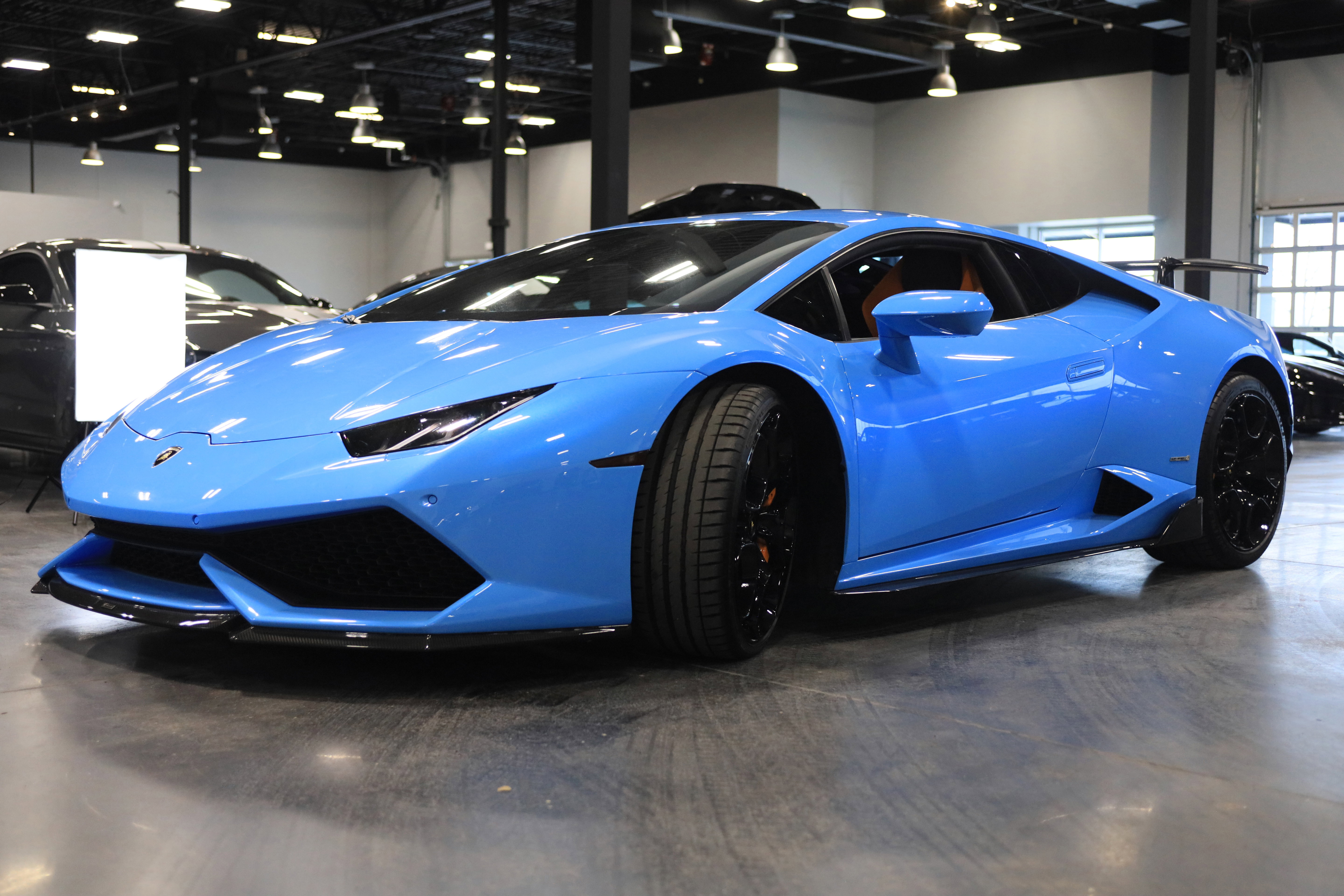 Used 2016 Lamborghini Huracan LP 610-4 image 3