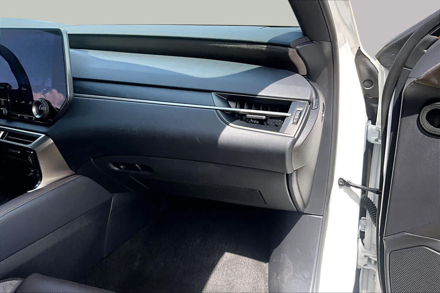Certified 2026 Lexus RX 450h AWD w/ Convenience Package image 19