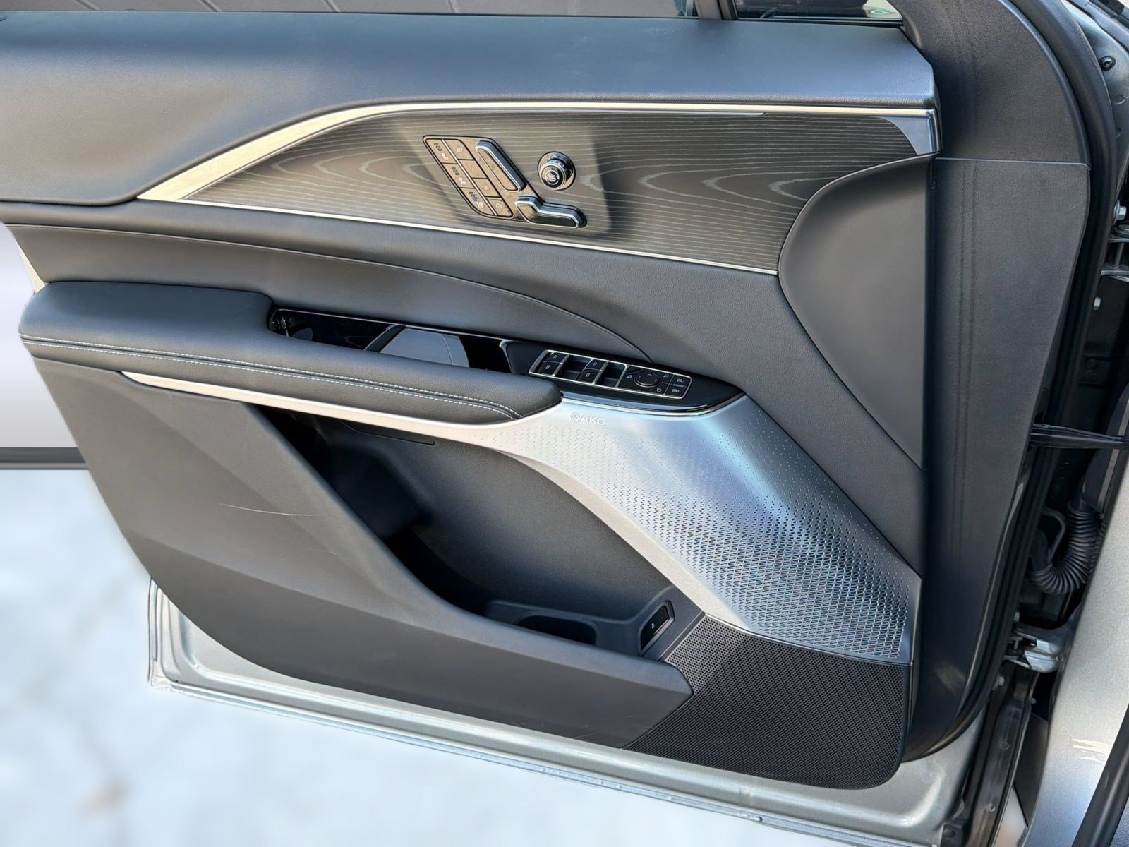 New 2026 Cadillac Lyriq V AWD/4WD image 13