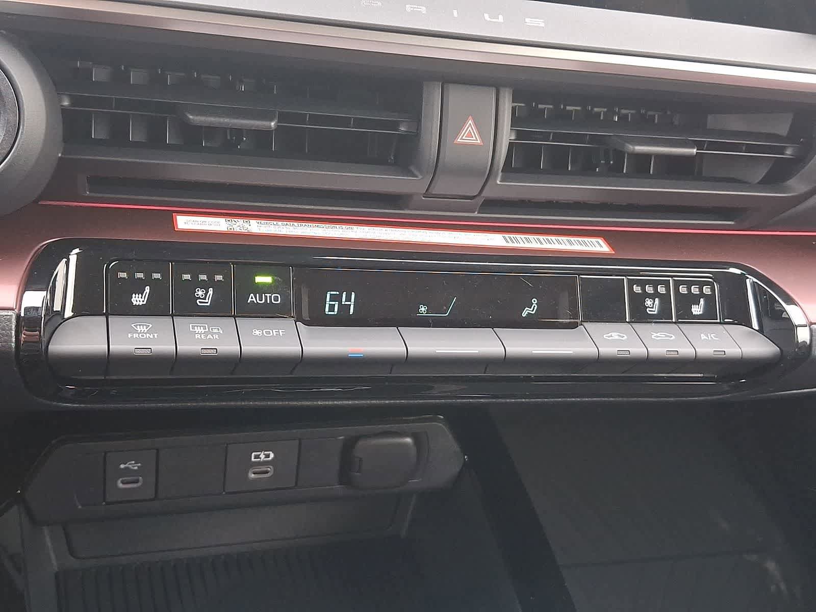 New 2026 Toyota Prius Plug-In Hybrid FWD image 12