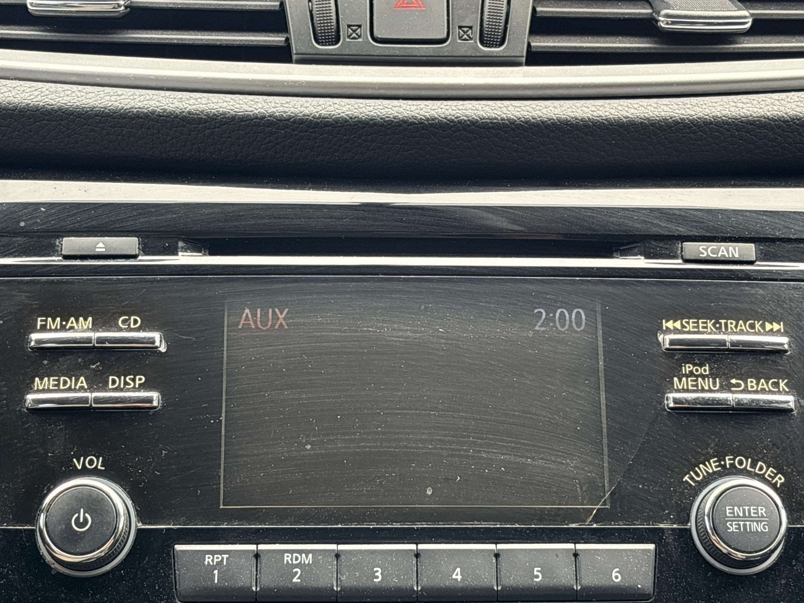 Used 2014 Nissan Rogue S FWD image 29