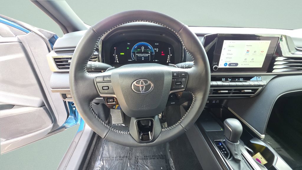 Used 2026 Toyota Camry SE image 12