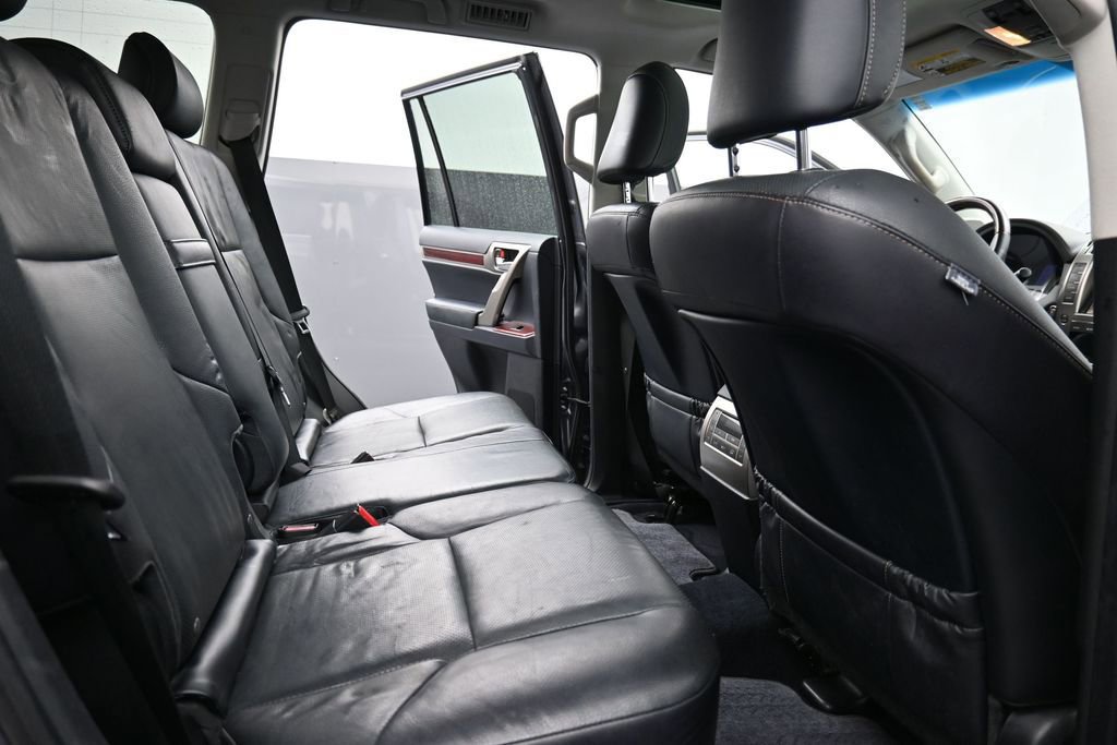 Used 2018 Lexus GX 460 Premium w/ Premium Package AWD/4WD image 17