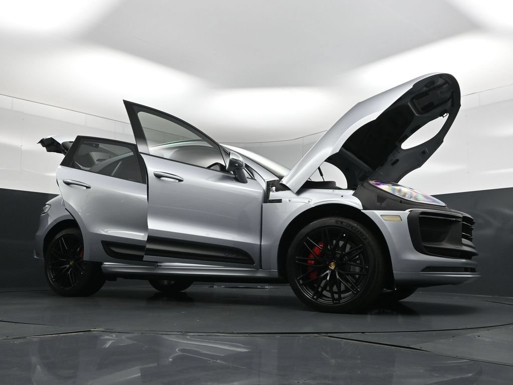New 2024 Porsche Macan GTS AWD/4WD image 34