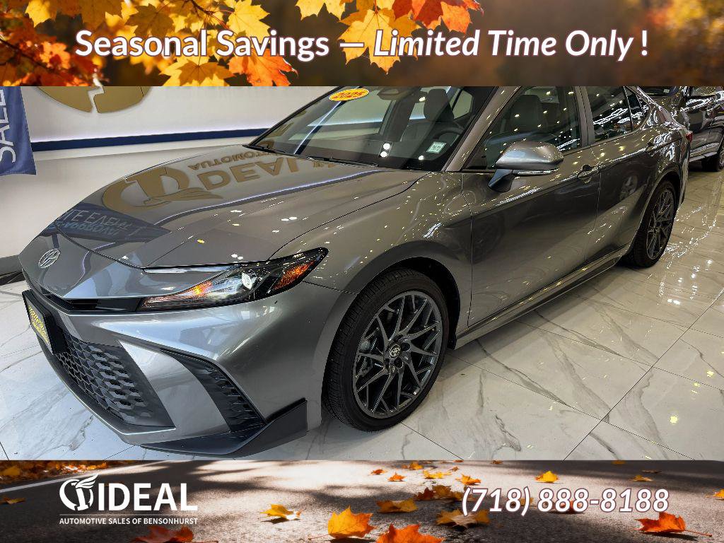 Used 2025 Toyota Camry SE image 1